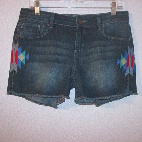 True Freedom EMBROIDERED Jean Size 11 SHORTS Cut Offs FRINGE Aztec STRETCH Denim - Picture 1 of 8